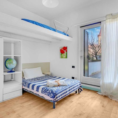Ampia Dimora A Salo Con Parcheggio E Giardino Apartment Luaran gambar