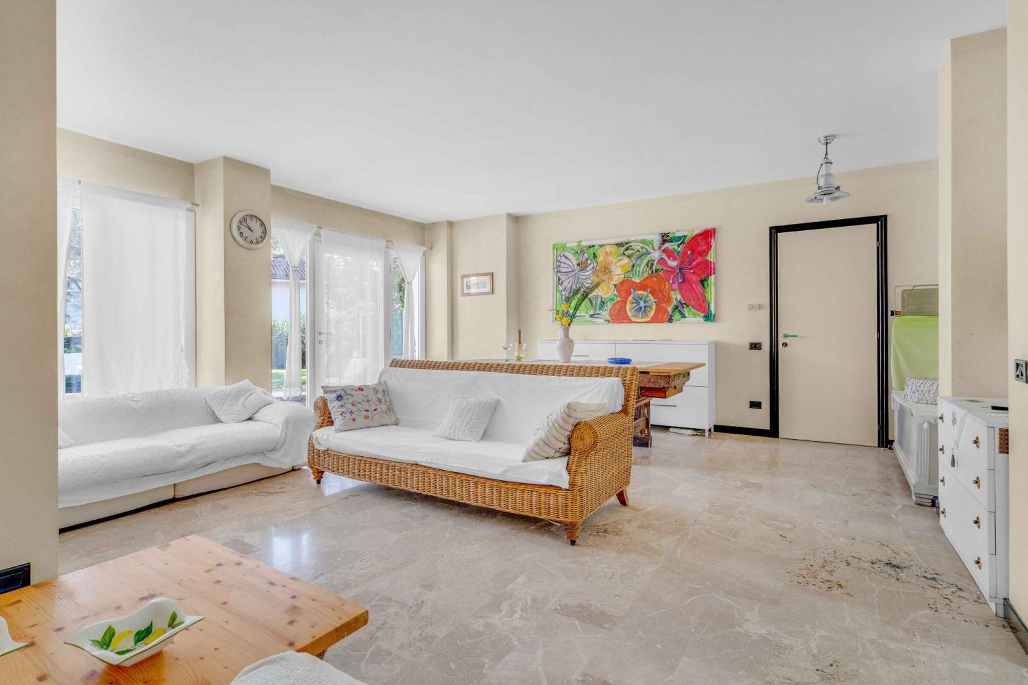 Ampia Dimora A Salo Con Parcheggio E Giardino Apartment Luaran gambar